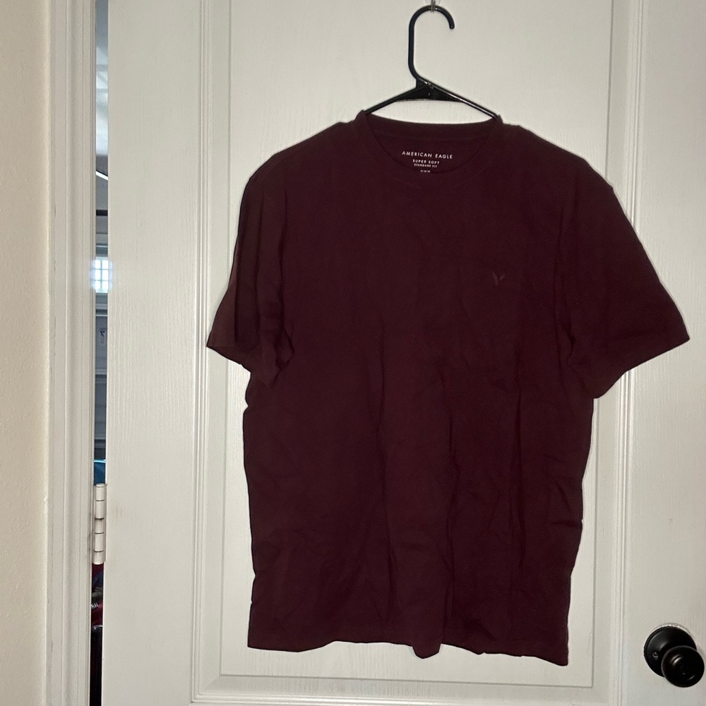 *NEW* Crimson red American eagle tee